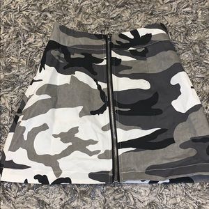 Cute camp black and white skirt zip up camp skirt